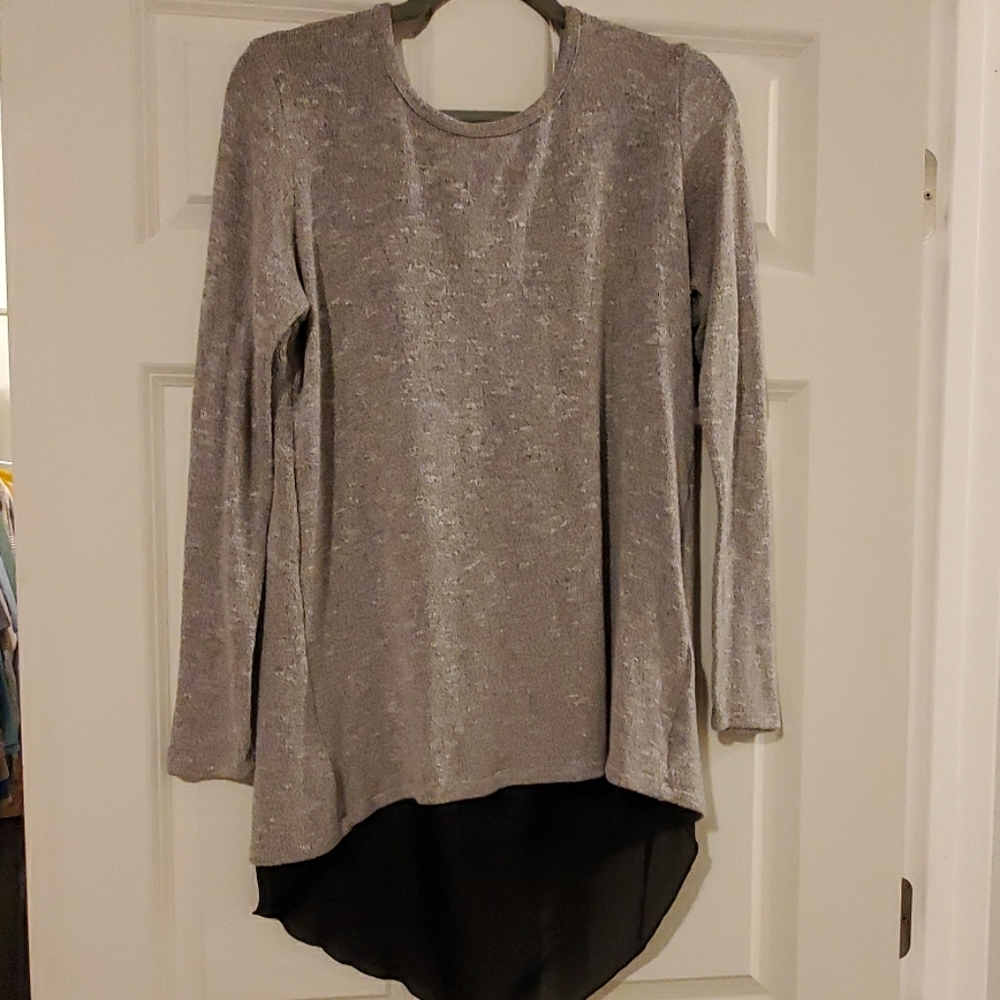 Women's top; Size Large; Heather grey/black